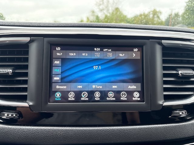 Used 2020 Chrysler Pacifica Touring w/ S Appearance Package FWD image 14