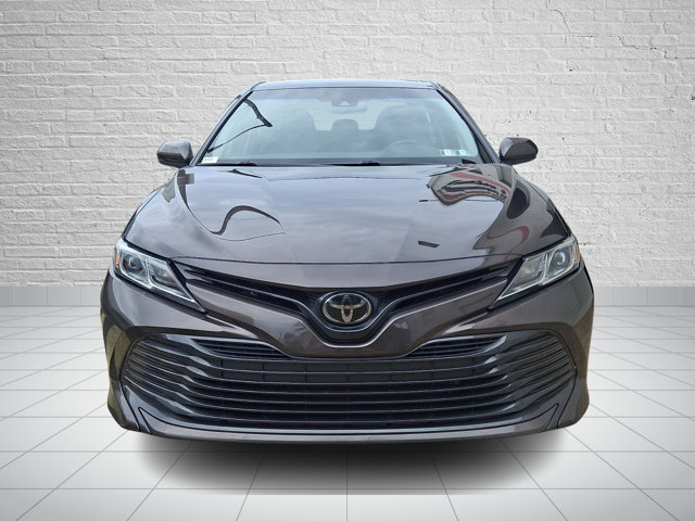 Used 2018 Toyota Camry LE FWD image 2