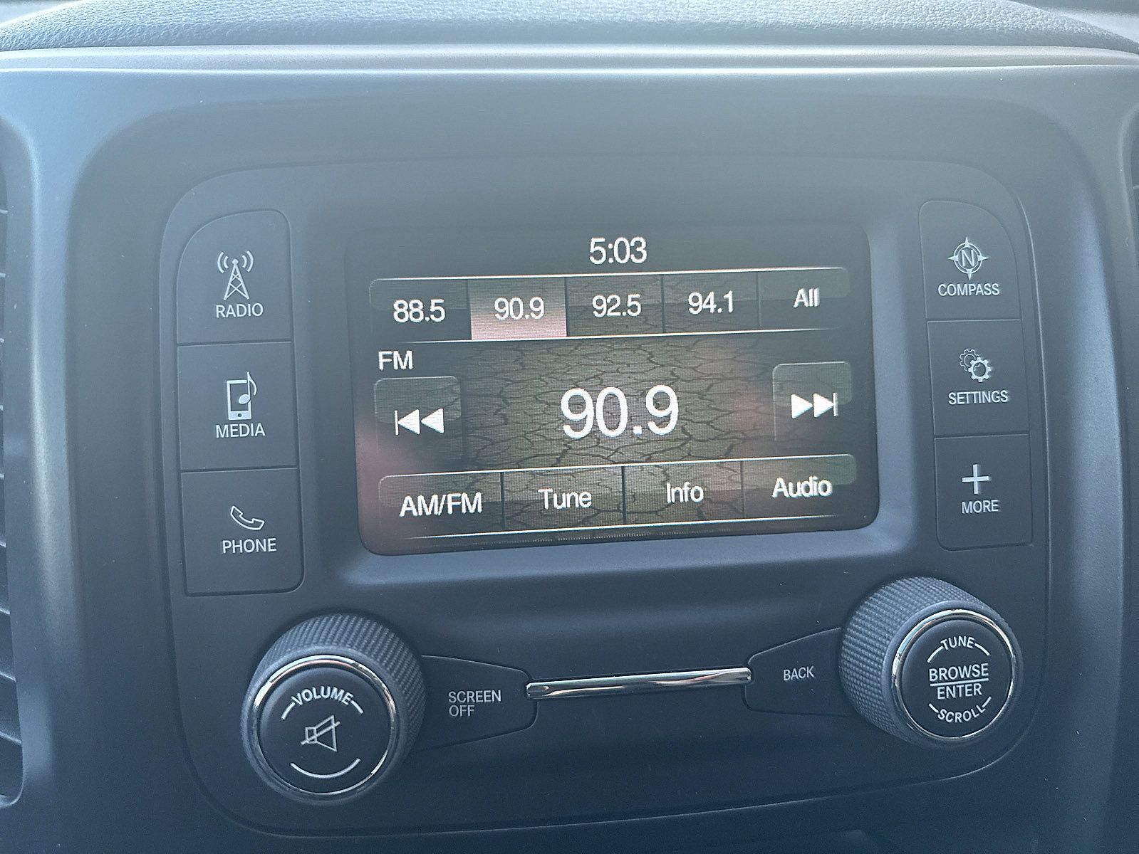 Used 2016 Jeep Cherokee Sport image 50