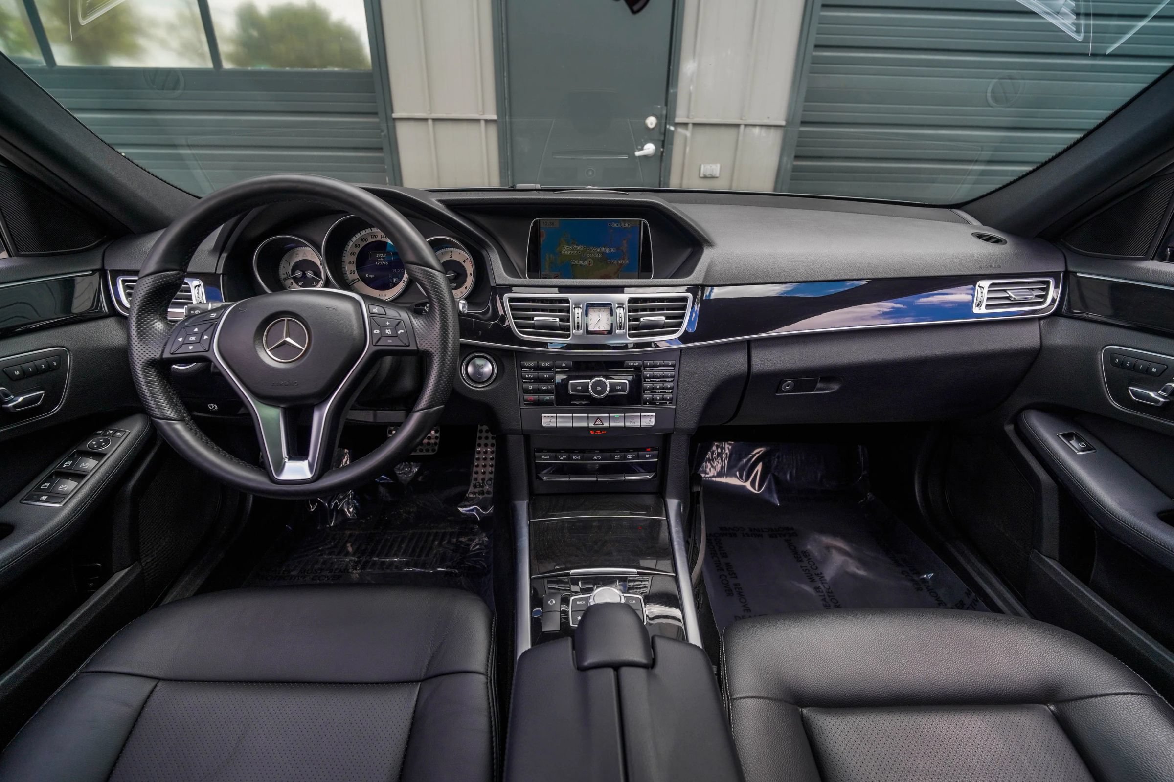 Used 2015 Mercedes-Benz E 250 BlueTEC 4MATIC Sedan image 16