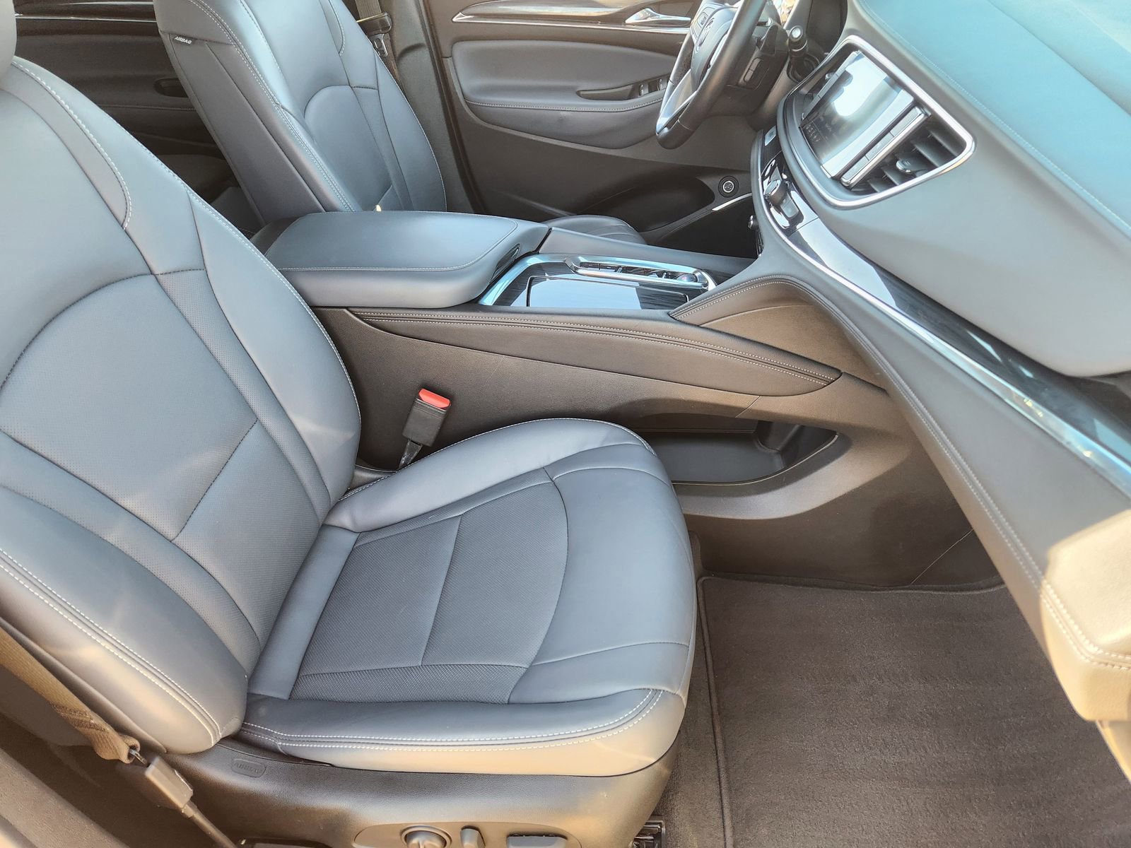 Used 2022 Buick Enclave Essence w/ Experience Buick Package image 18