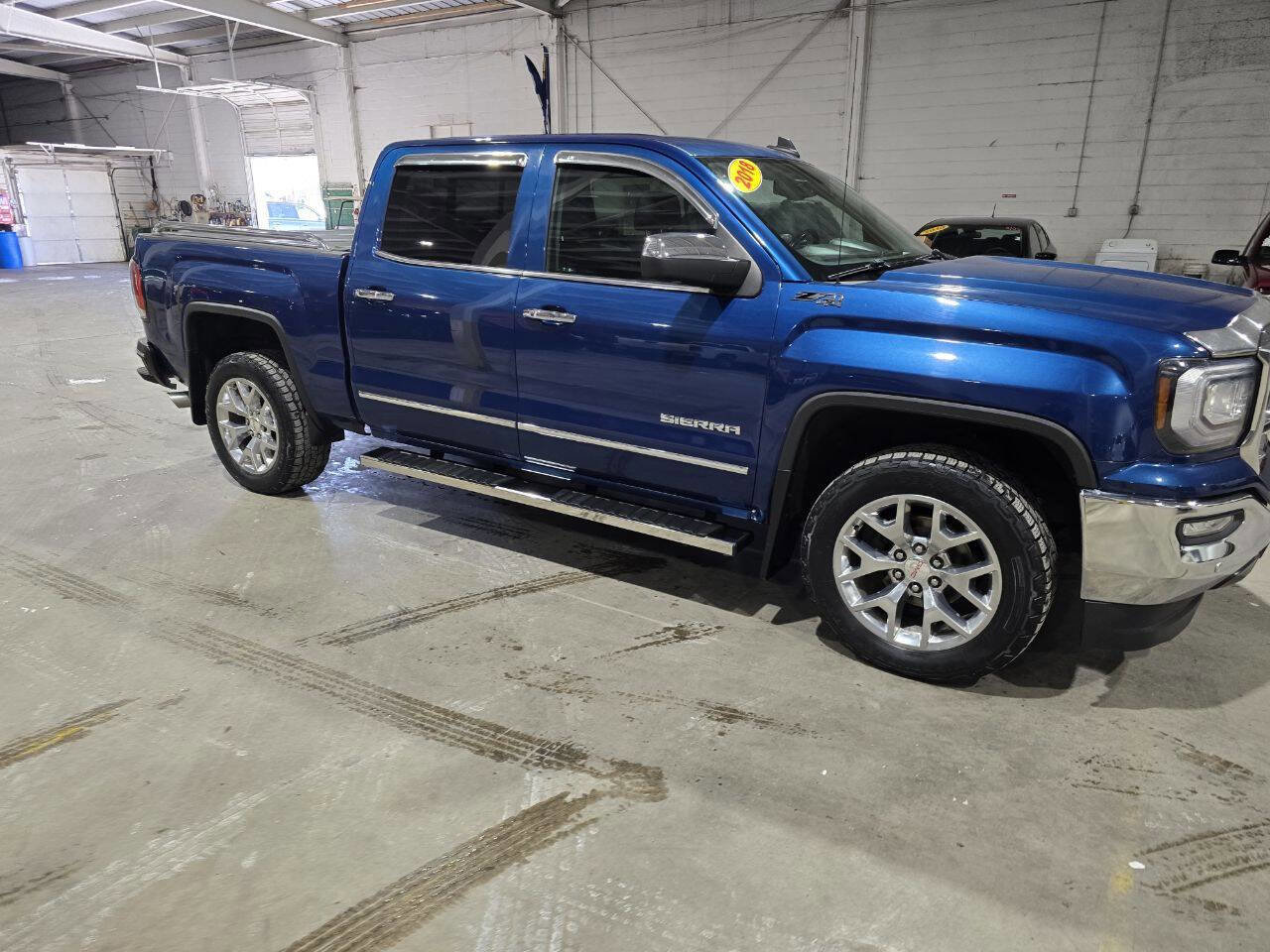 Used 2018 GMC Sierra 1500 SLT w/ SLT Premium Package image 18