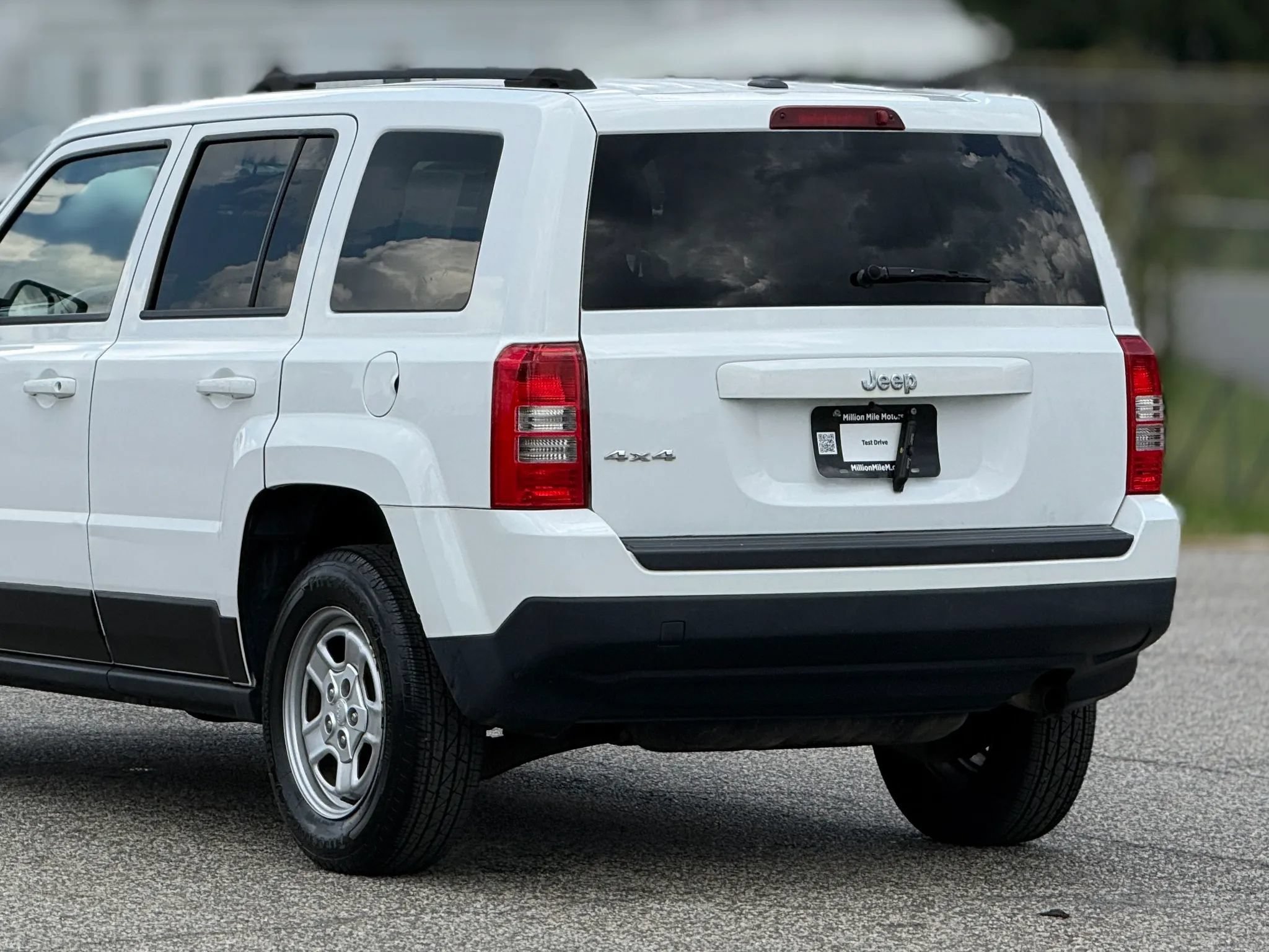 Used 2016 Jeep Patriot Sport w/ Power Value Group AWD/4WD image 16