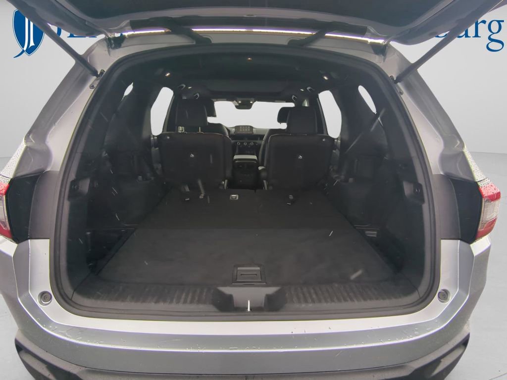 Used 2025 Honda Pilot TrailSport image 13