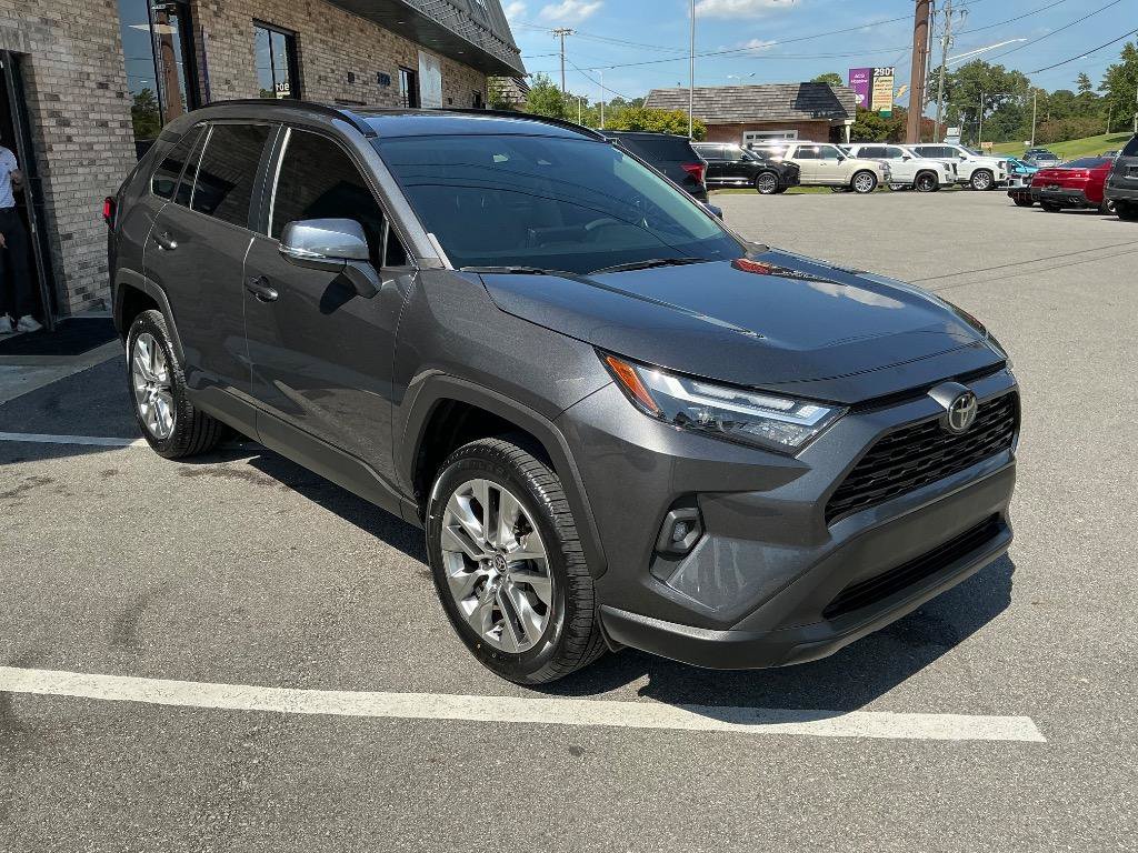 Used 2022 Toyota RAV4 XLE Premium FWD image 8