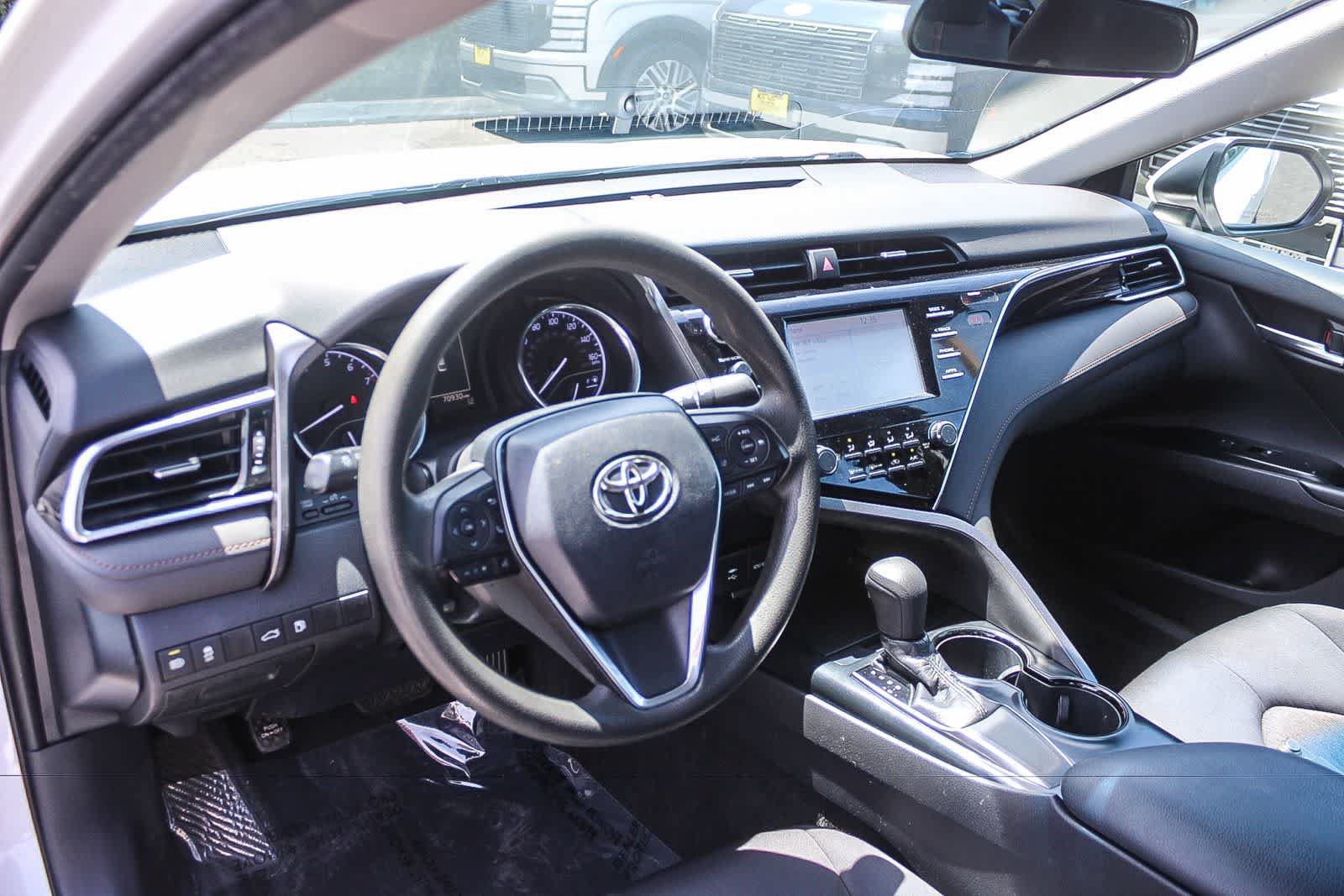 Used 2018 Toyota Camry LE FWD image 22
