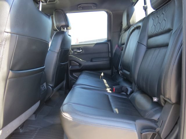 Used 2022 Nissan Frontier PRO-4X w/ Pro-4X Premium Package AWD/4WD image 12