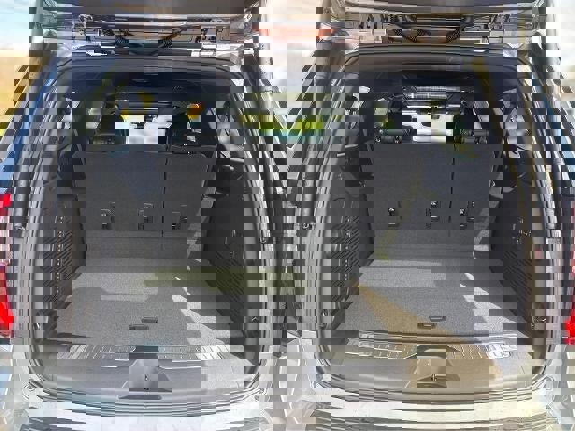 New 2026 GMC Yukon XL AT4 w/ AT4 Premium Plus Package AWD/4WD image 13