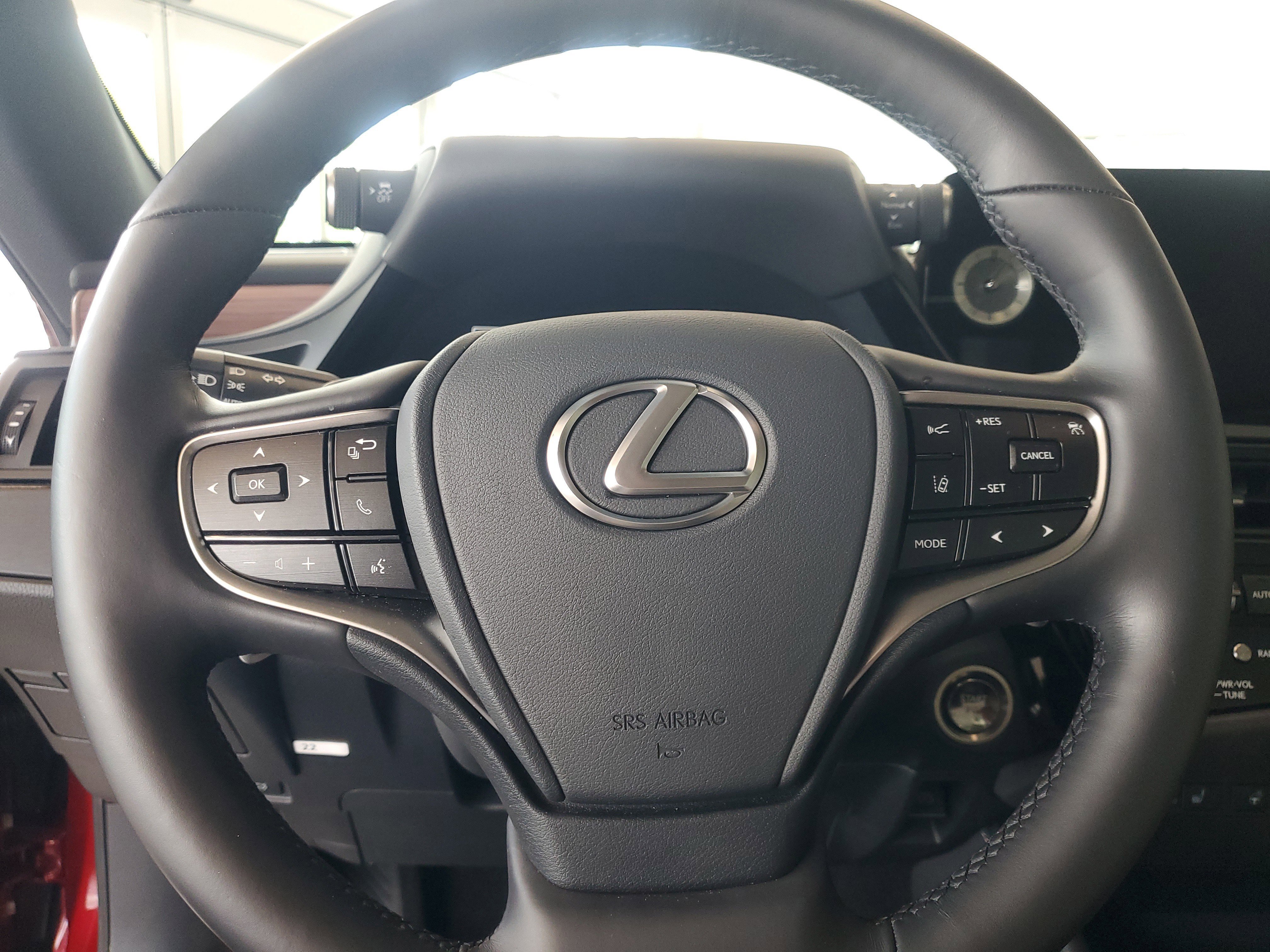 Used 2025 Lexus ES 350 w/ Premium Package FWD image 20