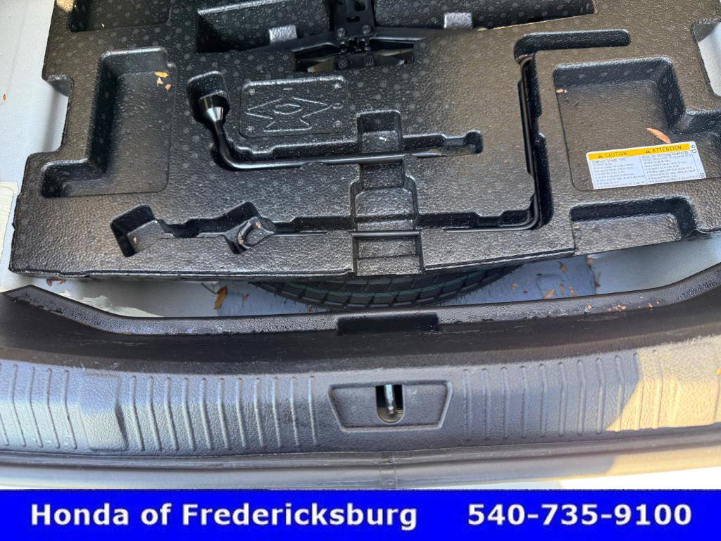 Used 2016 Toyota Avalon Limited w/ Toyota Safety Sense Package image 21