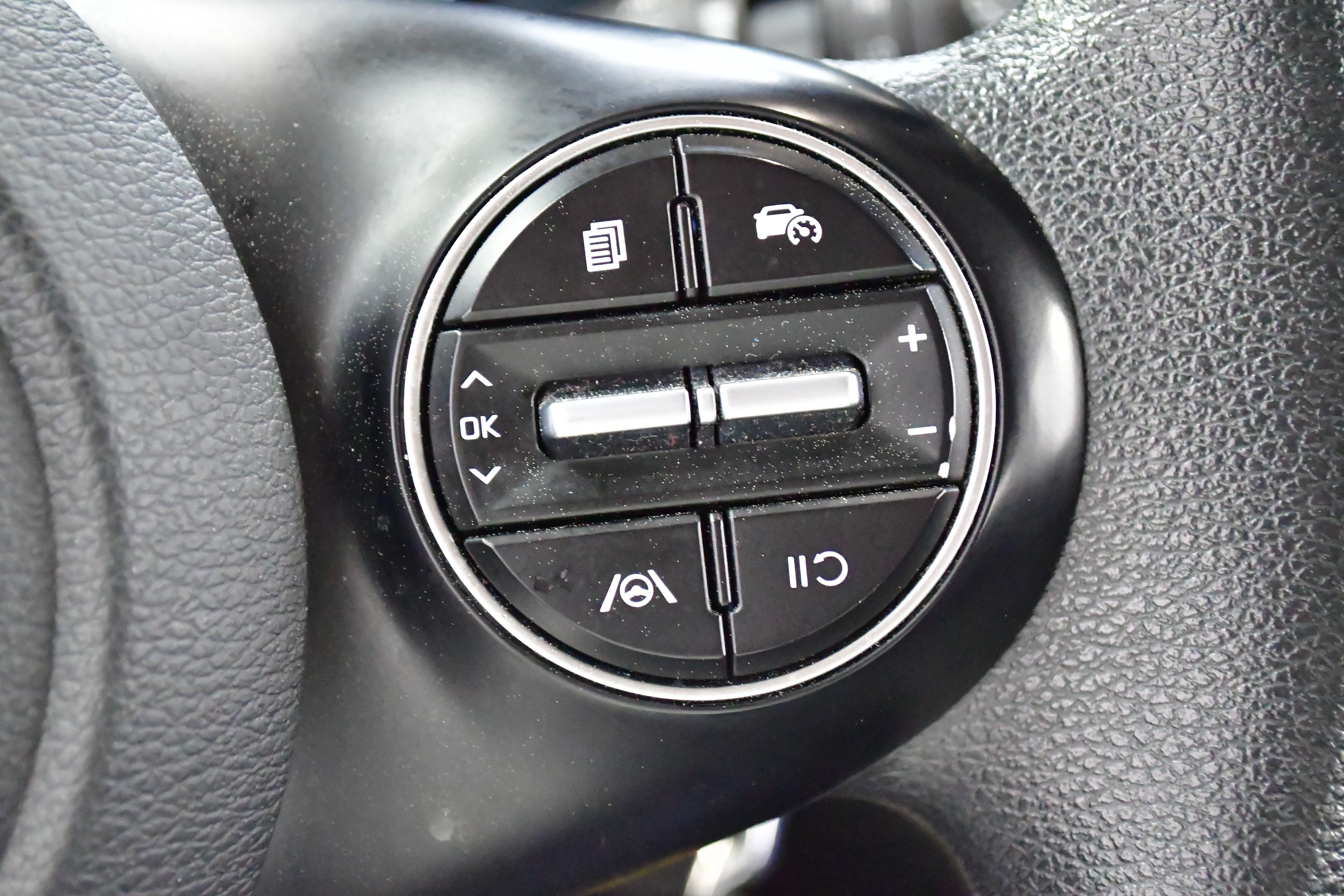 Used 2024 Kia Soul LX w/ Option Group 015 FWD image 23