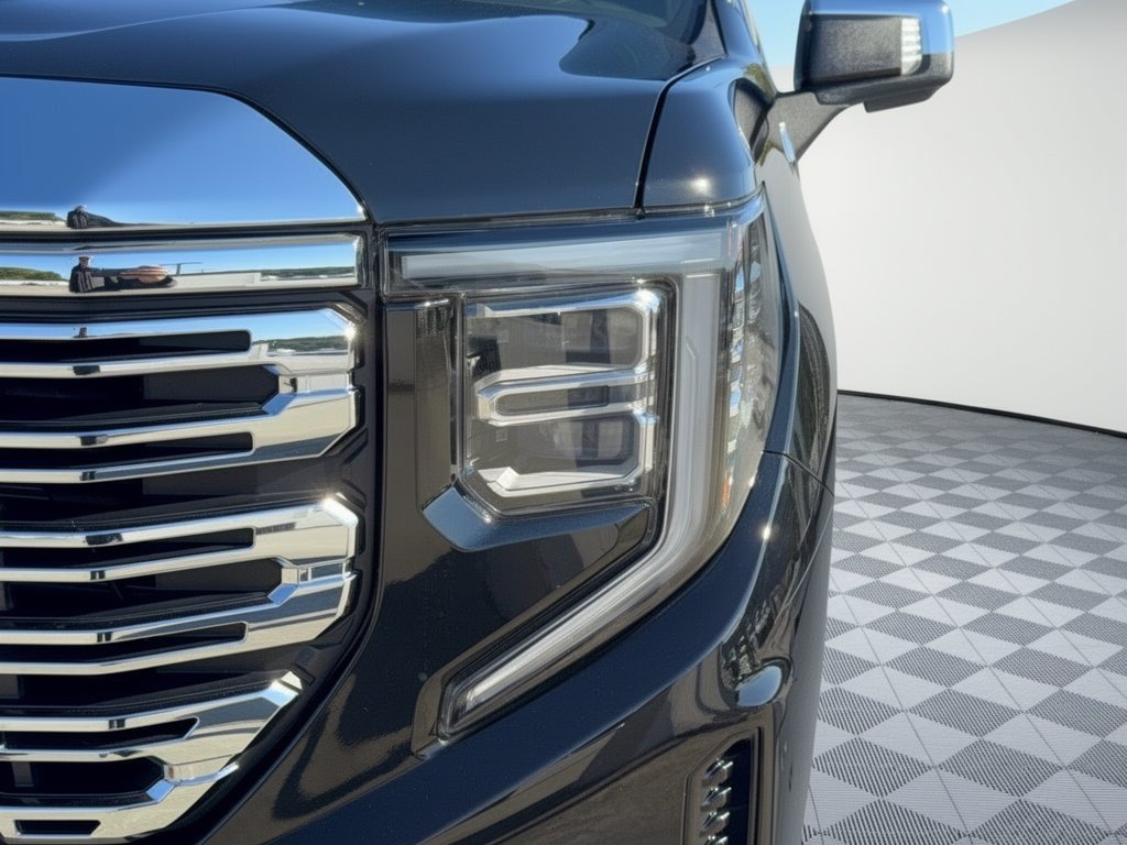 Used 2025 GMC Sierra 1500 Denali AWD/4WD image 12