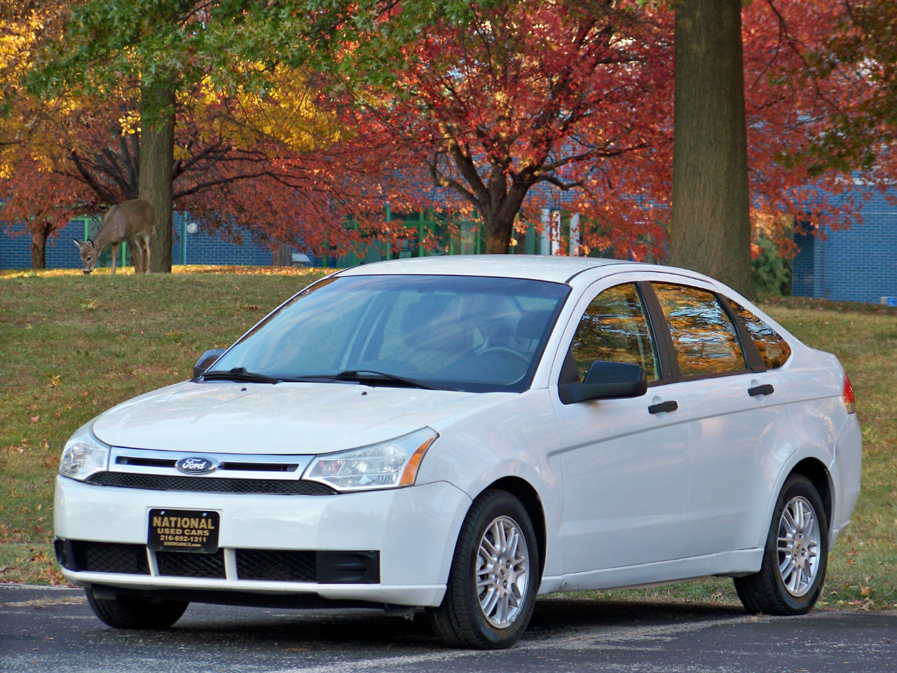 Used 2010 Ford Focus SE image 2