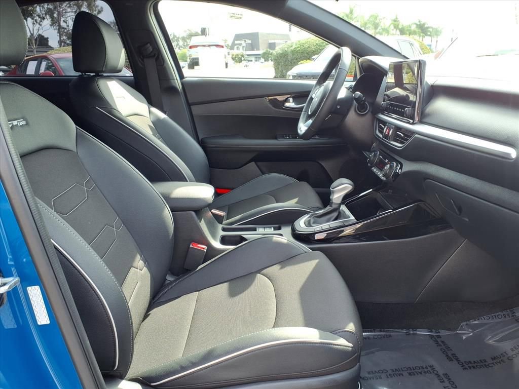 Used 2023 Kia Forte GT-Line w/ GT-Line Premium Package image 9