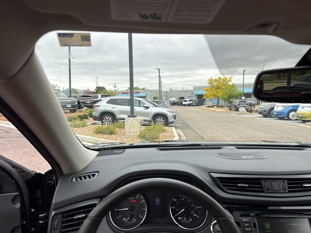 Used 2019 Nissan Rogue SL w/ Premium Package AWD/4WD image 13