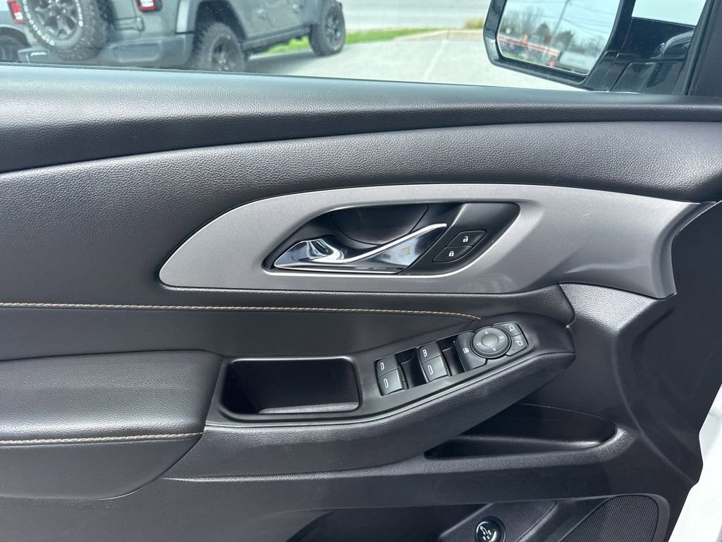 Used 2019 Chevrolet Traverse LT image 18