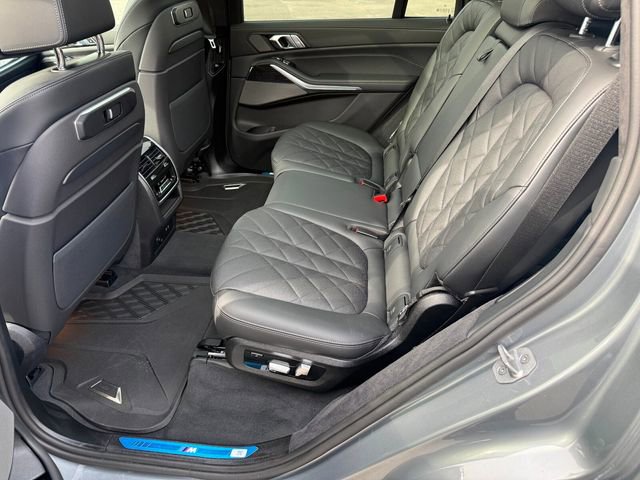 Used 2025 BMW X7 xDrive40i w/ M Sport Package AWD/4WD image 27