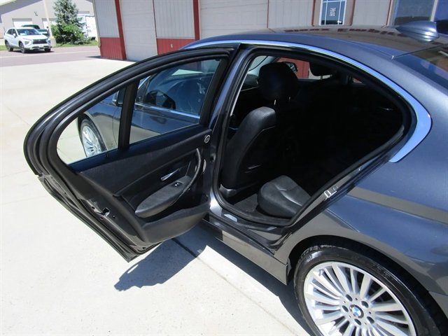 Used 2014 BMW 335i xDrive Sedan image 16