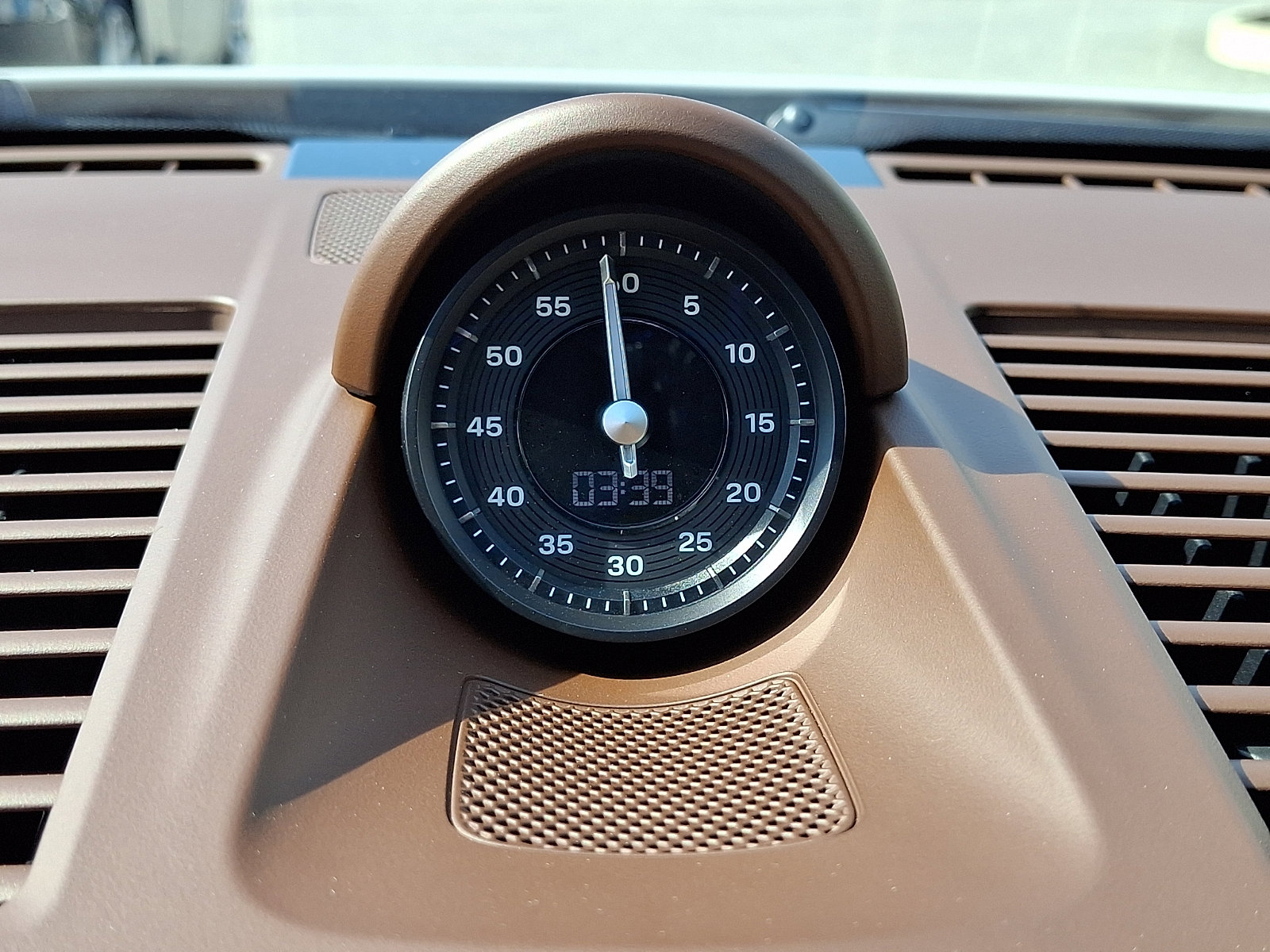 Certified 2023 Porsche 911 Carrera 4 GTS AWD/4WD image 37