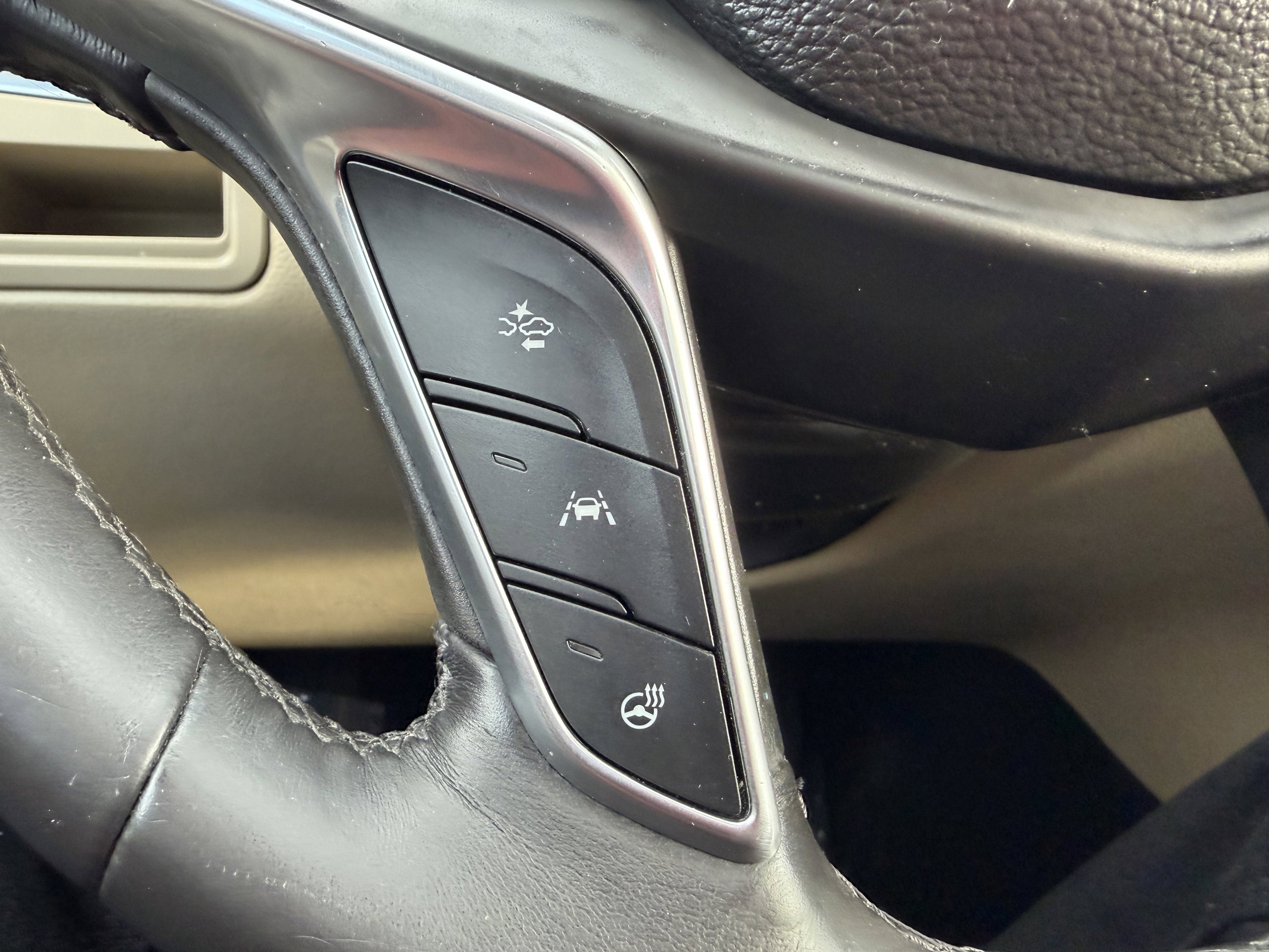 Used 2017 Cadillac XT5 Luxury w/ Driver Awareness Package image 31