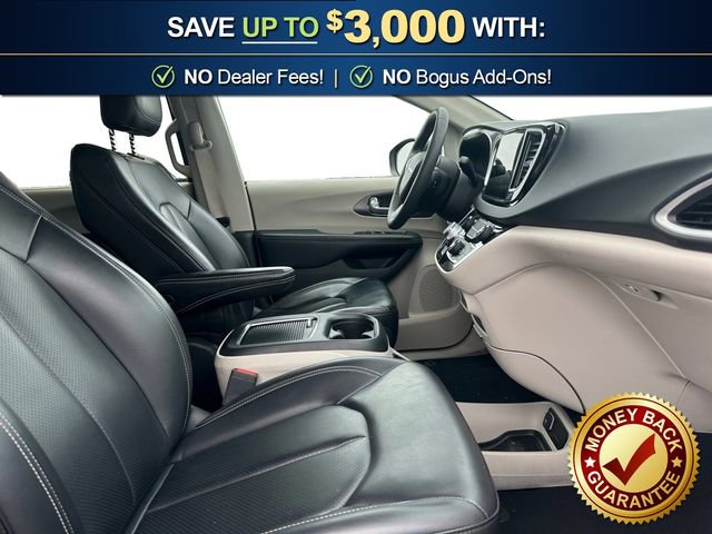 Used 2023 Chrysler Pacifica Touring-L image 22