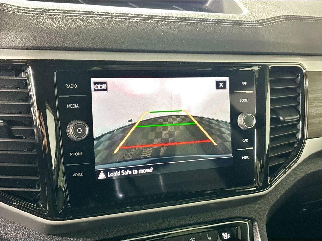 Certified 2022 Volkswagen Atlas SE image 17