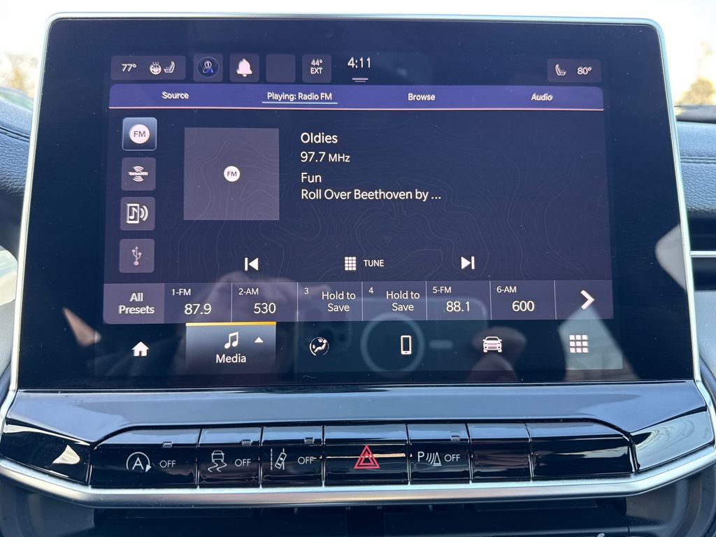 Used 2023 Jeep Compass Limited image 25