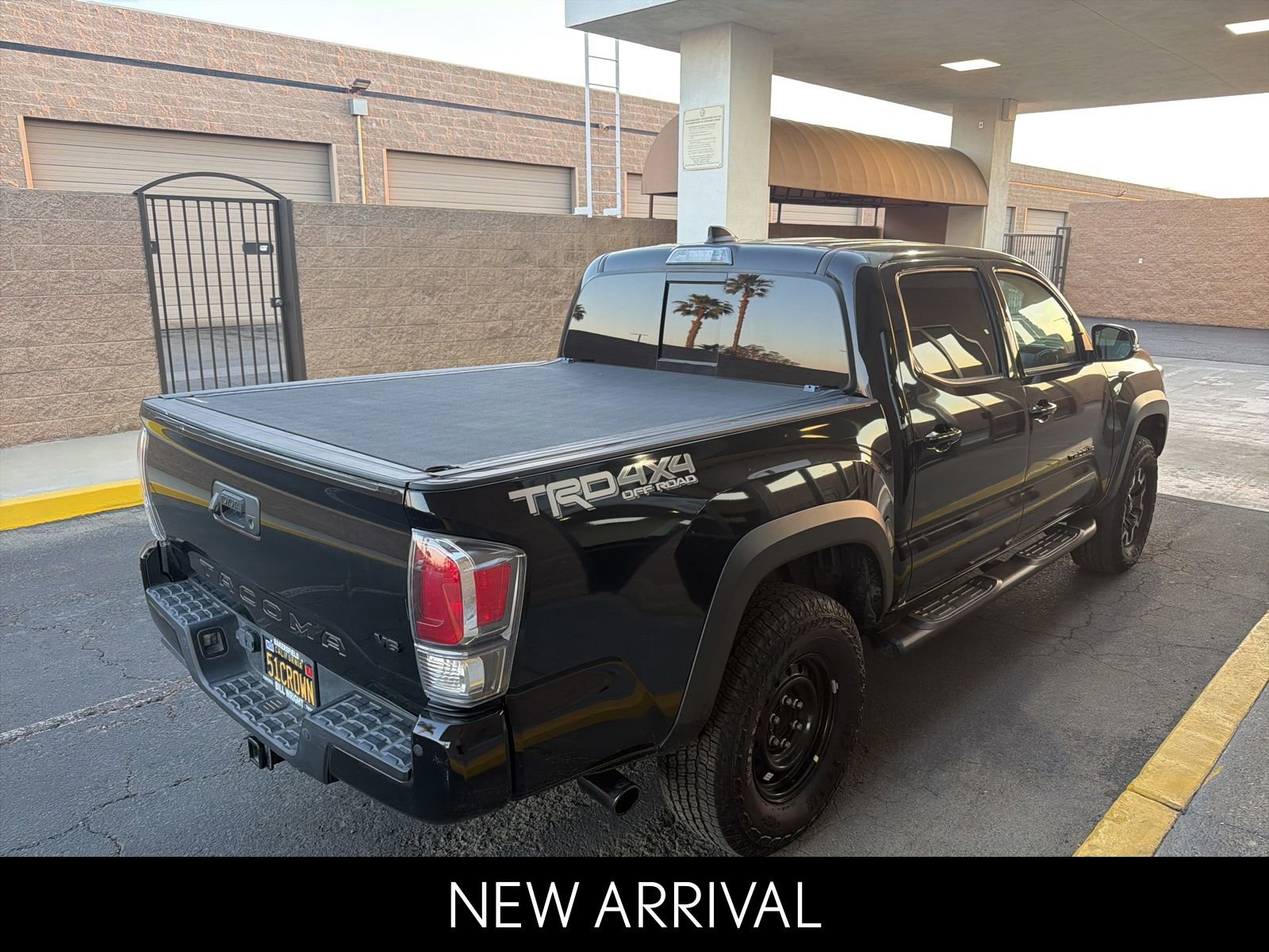 Used 2023 Toyota Tacoma TRD Off-Road w/ TRD Premium Off Road Package image 3