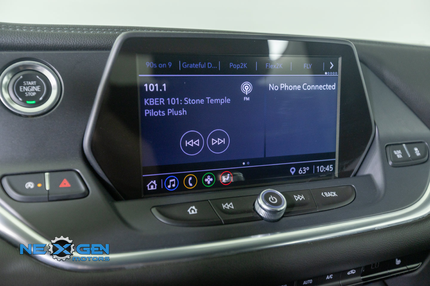 Used 2021 Chevrolet Blazer LT FWD image 18