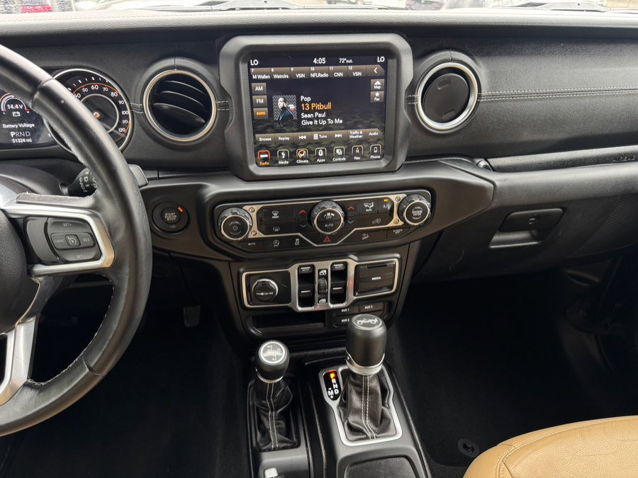 Used 2018 Jeep Wrangler Unlimited Sahara AWD/4WD image 50