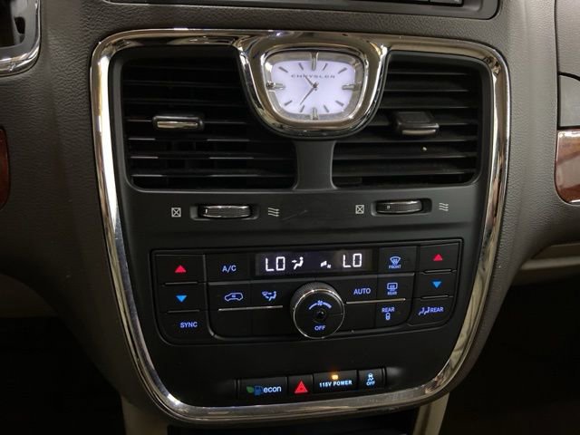 Used 2014 Chrysler Town & Country Touring FWD image 52