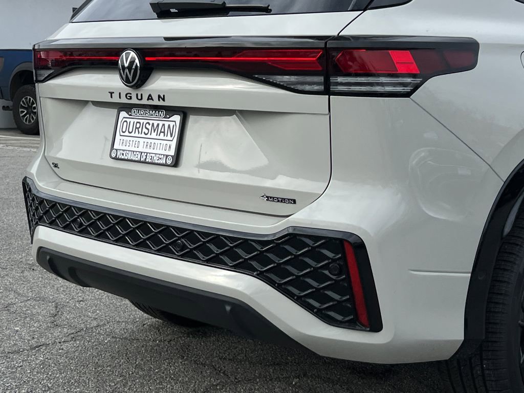 New 2026 Volkswagen Tiguan SE R-Line AWD/4WD image 5