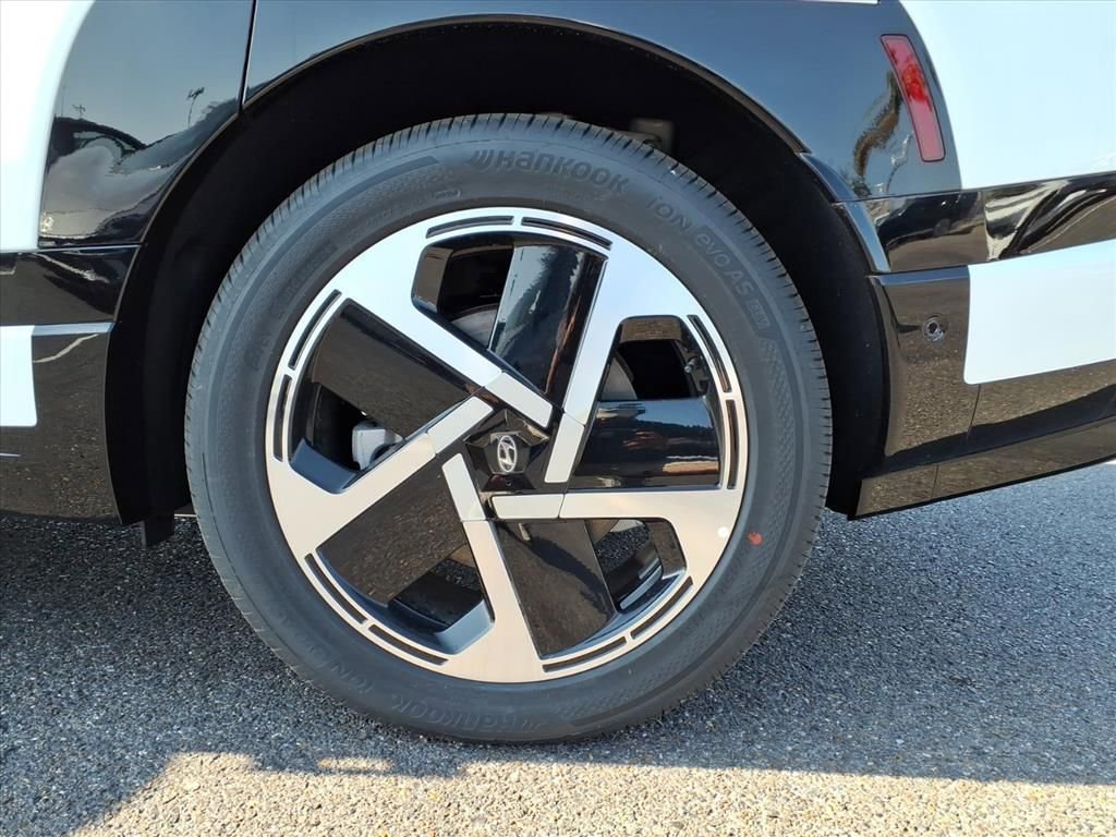 New 2026 Hyundai Ioniq 9 Limited w/ Tow & Go Package image 14