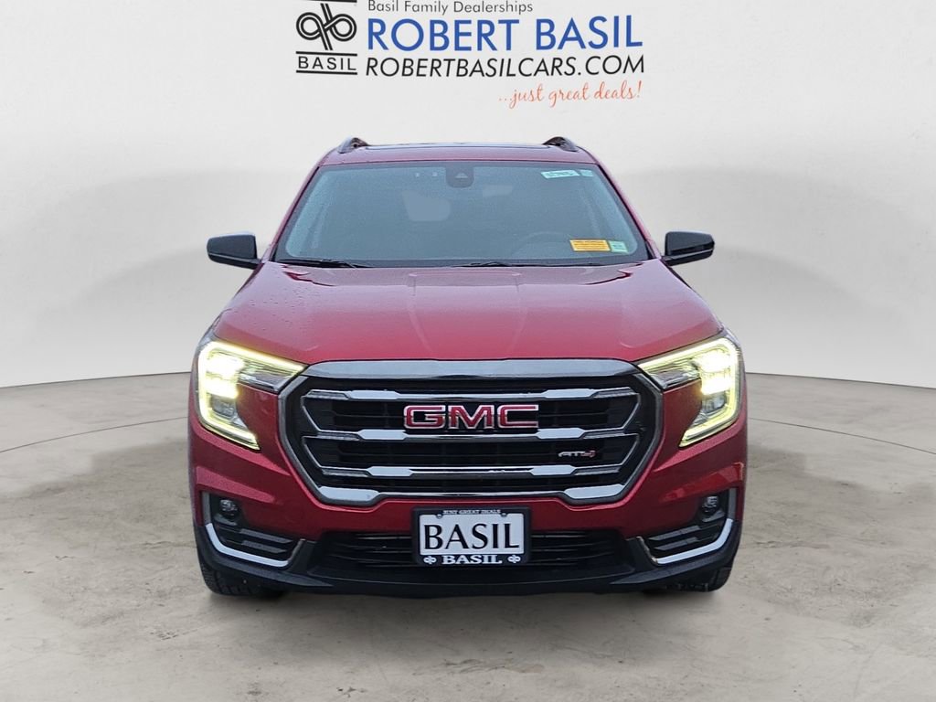 Used 2023 GMC Terrain AT4 image 8