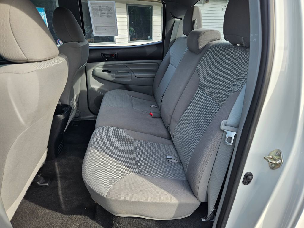 Used 2014 Toyota Tacoma 2WD Double Cab image 17