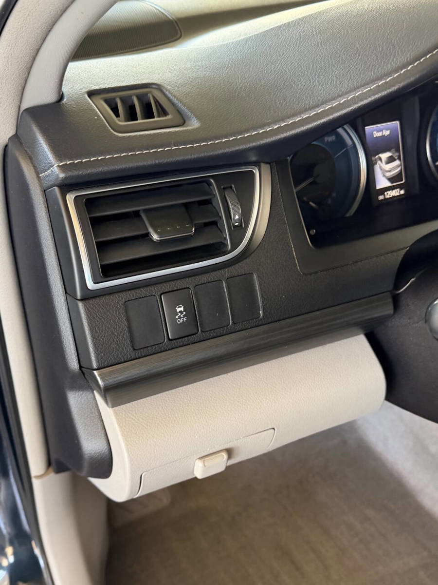 Used 2017 Toyota Camry XLE image 16