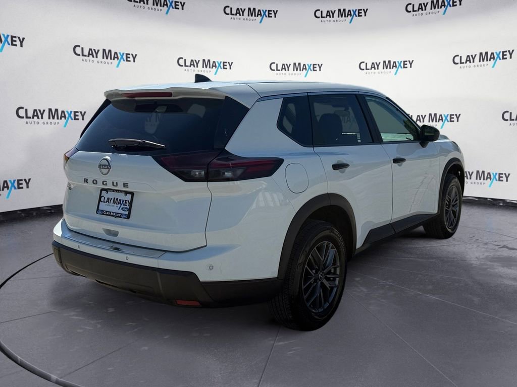 Used 2024 Nissan Rogue S FWD image 5