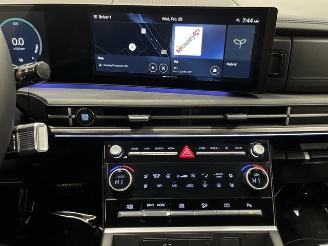 Used 2025 Hyundai Santa Fe Limited AWD/4WD image 9