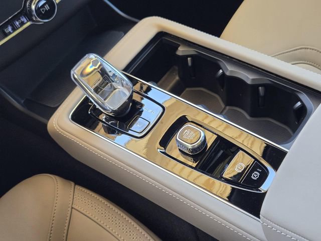 Used 2025 Volvo XC90 T8 Core image 23