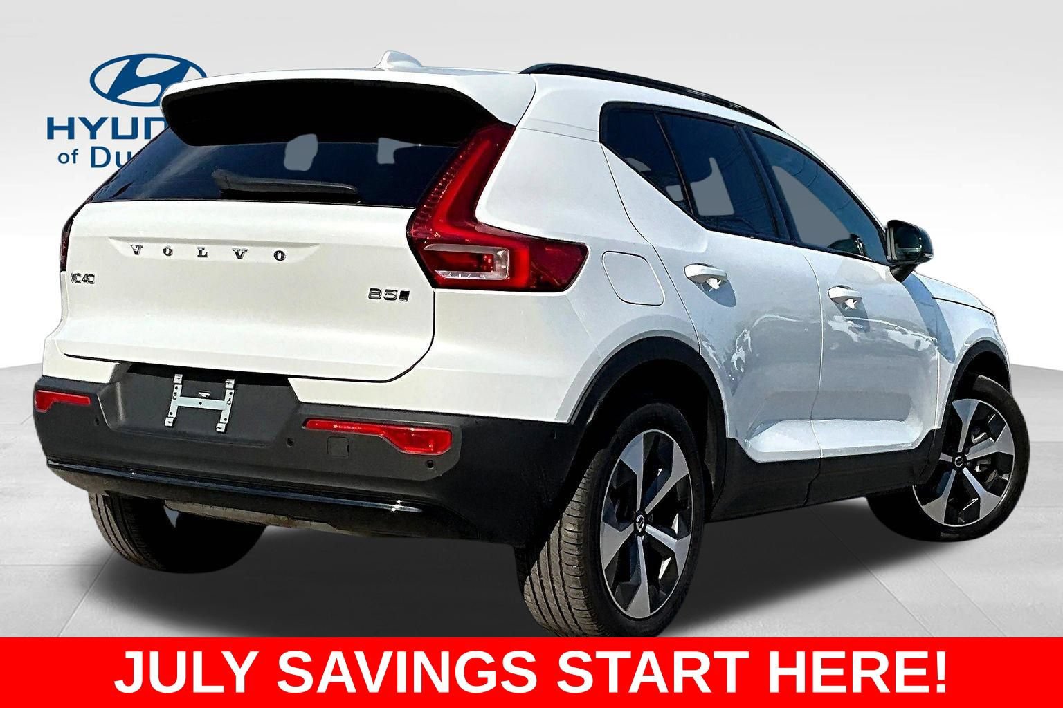 Used 2026 Volvo XC40 B5 Plus AWD/4WD image 7