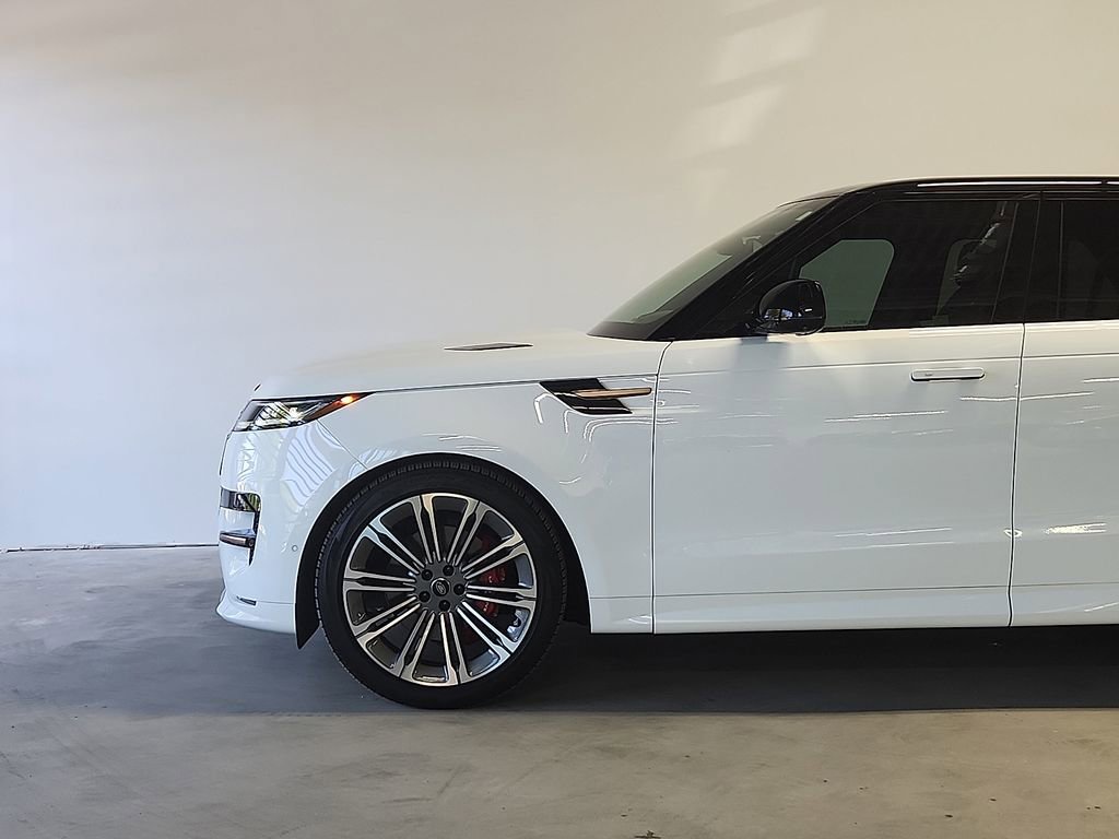 Used 2024 Land Rover Range Rover Sport Dynamic SE AWD/4WD image 6