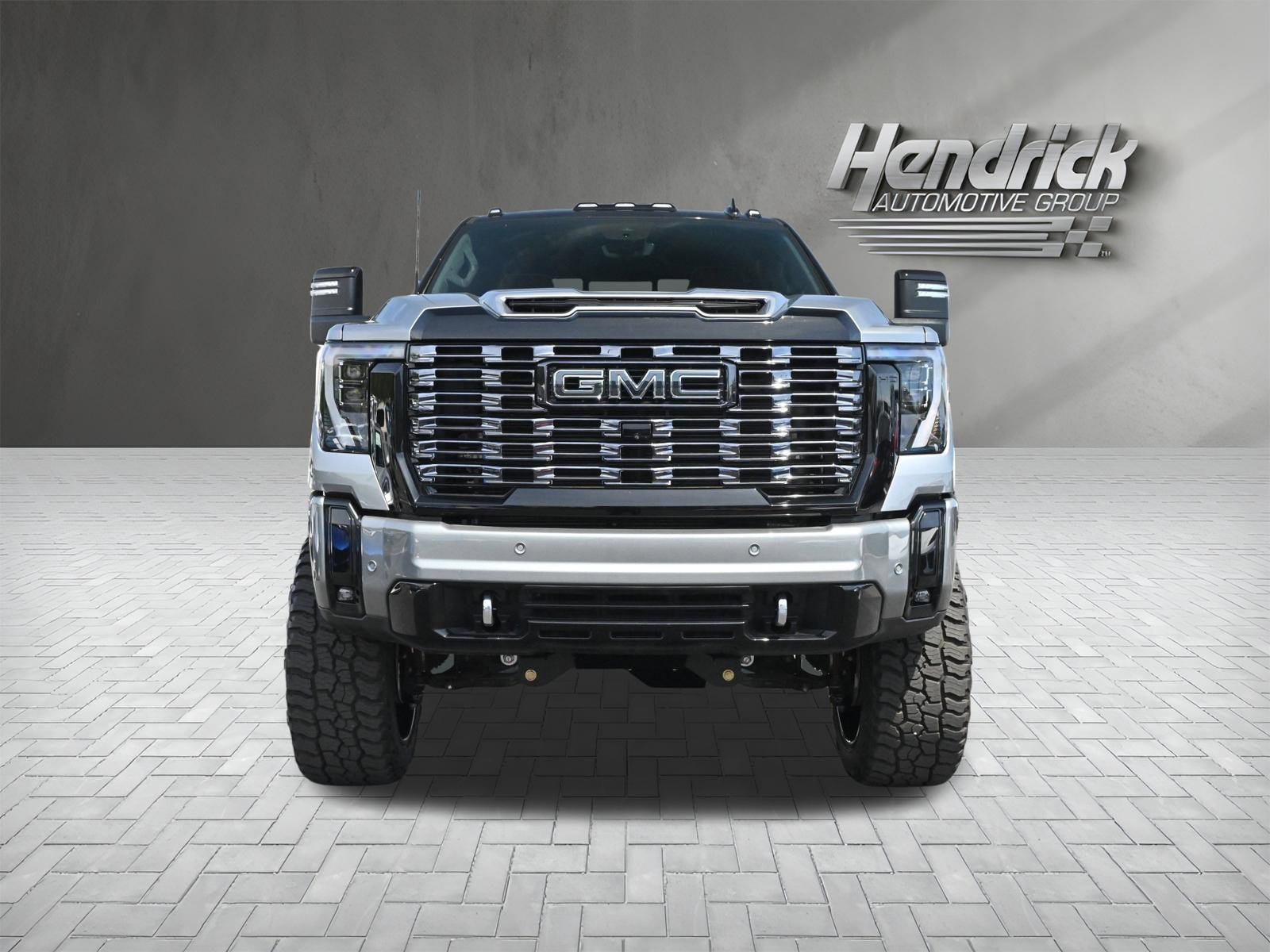 Used 2025 GMC Sierra 2500 Denali Ultimate w/ Max Trailering Package AWD/4WD image 3