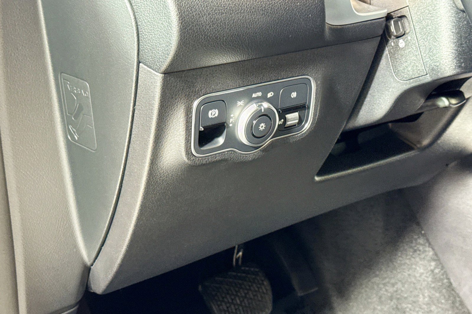 Used 2023 Mercedes-Benz EQB 300 4MATIC image 10