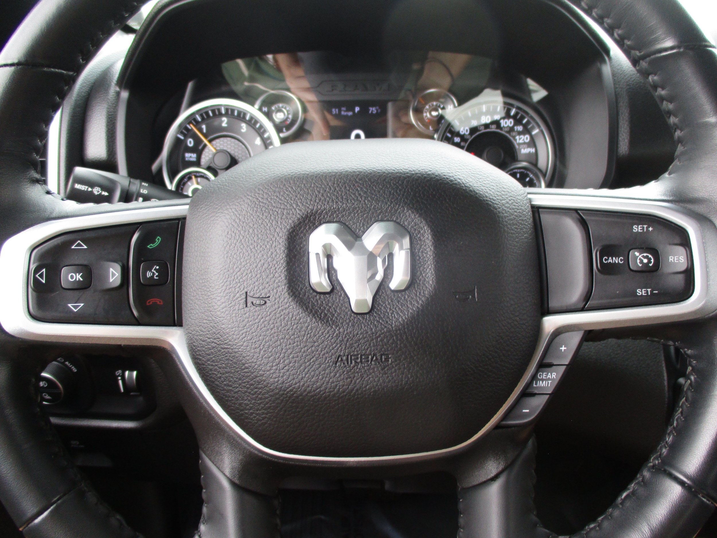 Used 2022 RAM 1500 Big Horn AWD/4WD image 19