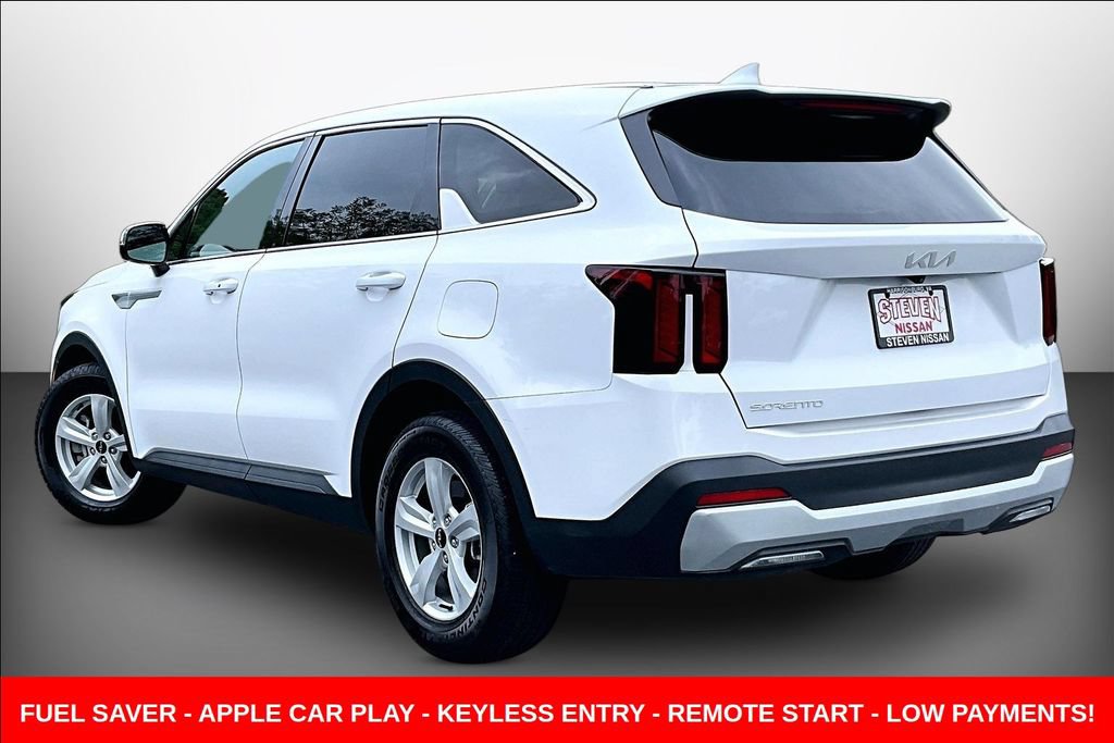 Used 2024 Kia Sorento LX FWD image 4
