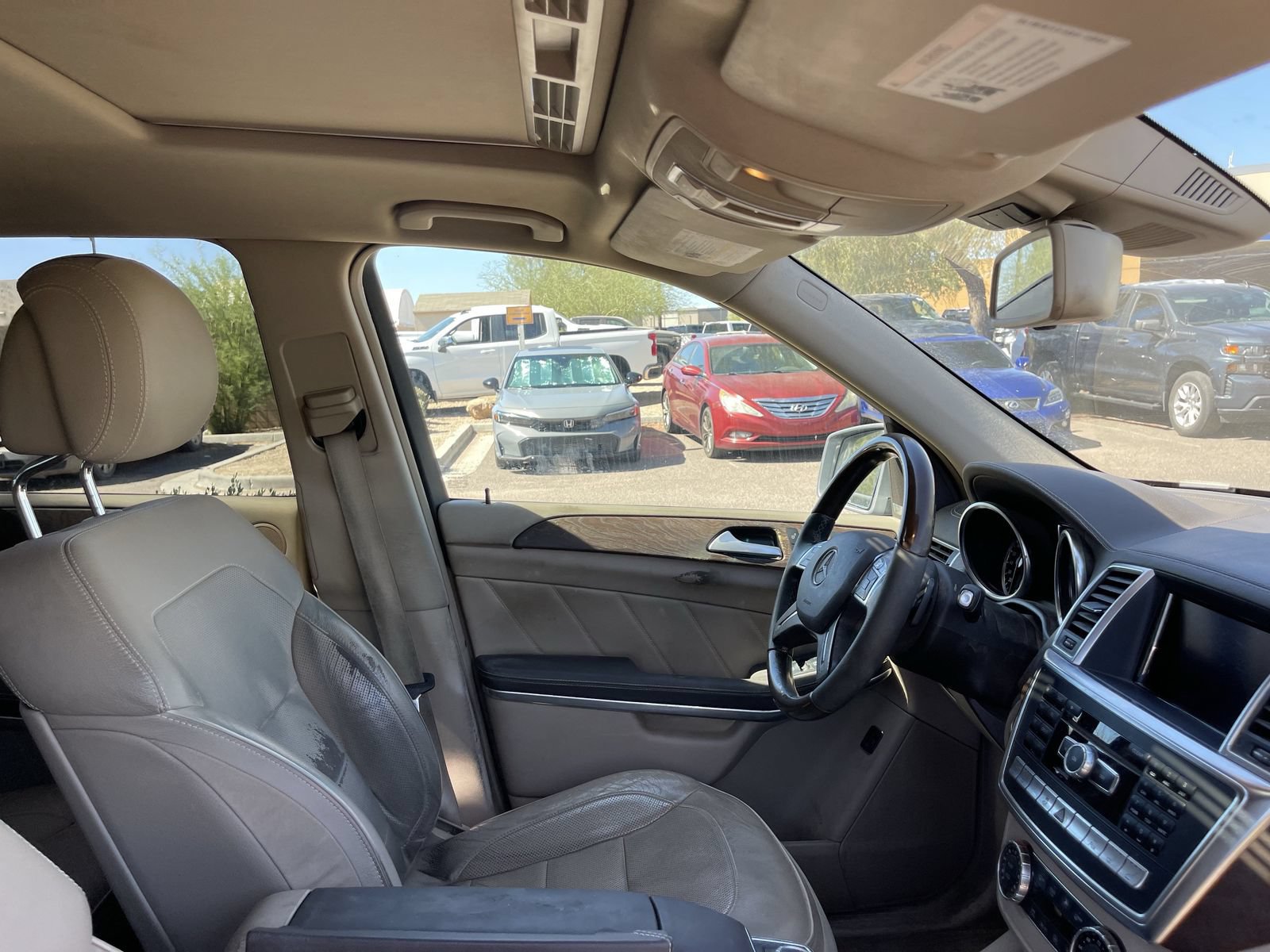 Used 2014 Mercedes-Benz GL 550 4MATIC image 7