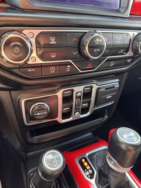 Used 2020 Jeep Wrangler Unlimited Sahara image 18