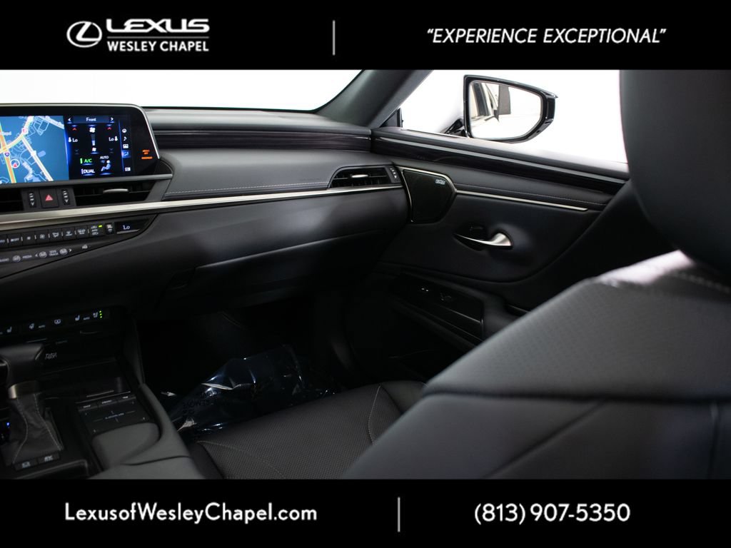 Used 2021 Lexus ES 300h Ultra Luxury w/ Accessory Package 2 FWD image 19