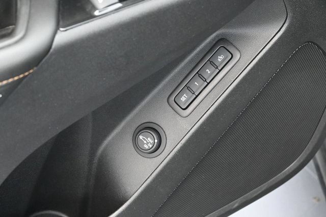 Used 2022 Chevrolet Equinox Premier FWD image 13