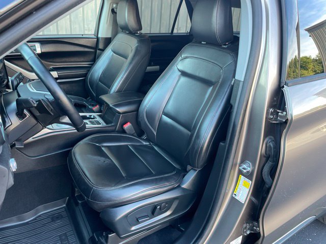 Used 2021 Ford Explorer XLT w/ Equipment Group 202A RWD image 20
